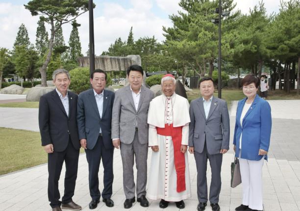 오성환 당진시장, 유흥식 추기경에 교황 솔뫼성지 방문 요청
