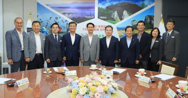 고창군-대구 군위군 후계농업경영인, 영호남 교류행사로 화합 다져
