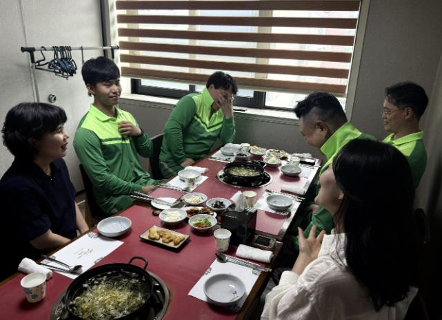 수원시 영통구 매탄1동, 신임 동장과 환경관리원 간담회 실시