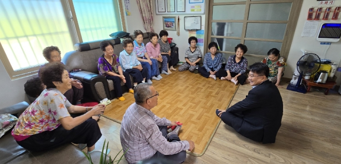 전영상 금산군 남이면장, 관내 30개 경로당 순회 방문으로 어르신들과 소통