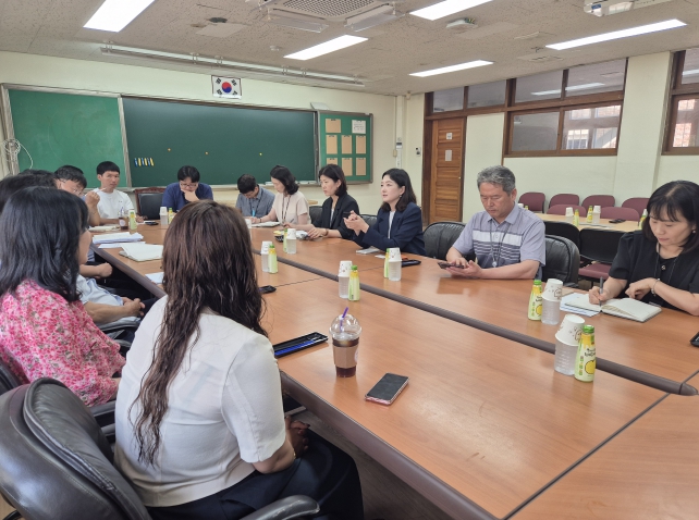 경기도의회 장윤정 의원, 안산 중앙중 ‘친환경 운동장 조성’ 현장 의견 청취