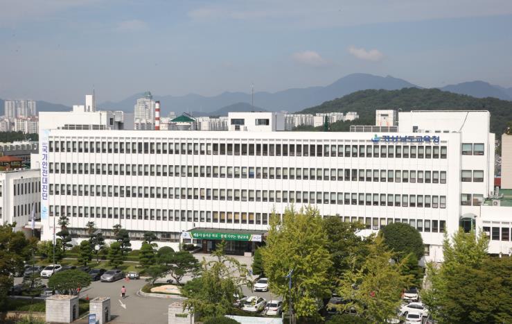 ”경남교육청, 폭염 대응 강화  “학생 안전이 최우선”
