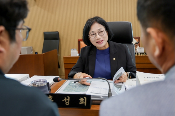 서천군의회 홍성희 의원, 투명한 행정으로 주민복지증진에 도움이 되게 할 것!