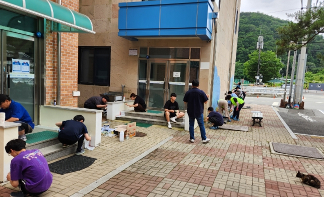 홍천군 청소년문화의집 대외협력 및 연계사업 벽화 활동  “시설 환경개선 벽화”