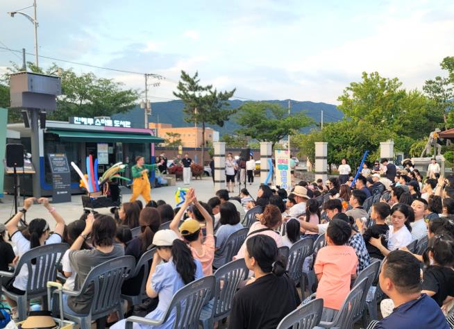 창원시 진해루 스마트도서관 앞 야외 행사, 성공적으로 마무리 
