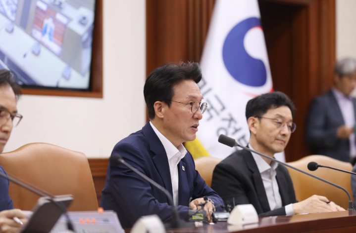 새 정부 첫 국정현안관계장관회의…서민 체감물가 안정 총력 대응
