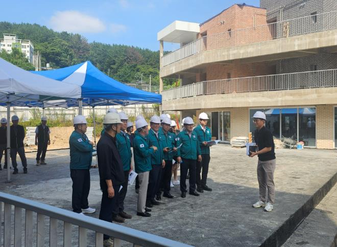 지속 가능한 농촌을 향해..하동군 “정착형 복지”에 도의회 주목
