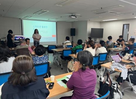 미추홀구 주안영상미디어센터, ‘디지털 문해교육사’ 강사 13명 배출…어르신 디지털 격차 해소 앞장