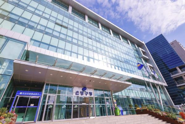은평구, 서울시 자치구 최초 '중장년 전용 게시판' 신설…정책 정보 접근성 강화