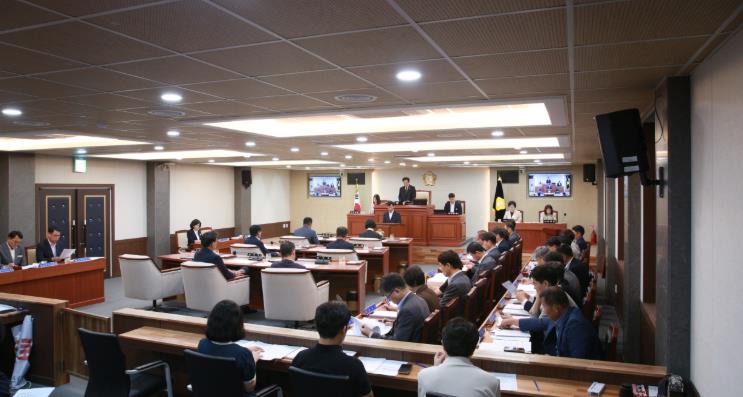 제377회 장수군의회 임시회 개회
