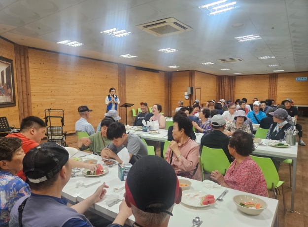 숭의종합사회복지관, 숭의교회와 함께 ‘시원한 여름나기 행사’ 개최