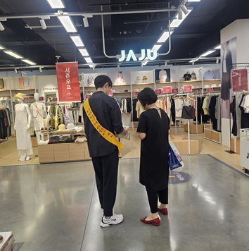“충청남도노인보호전문기관, 제 9회 노인학대 예방의 날 기념 노인인권실천 공모전 수상작 전시회”