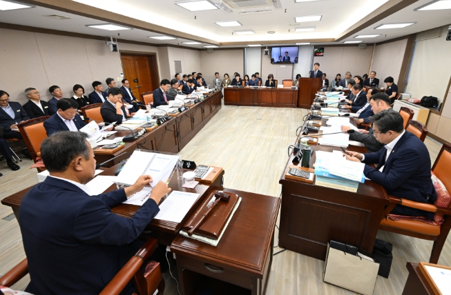 경남도의회 교육청 소관 예결특위, '25년도 1회추경 예산 63억 원 감액 