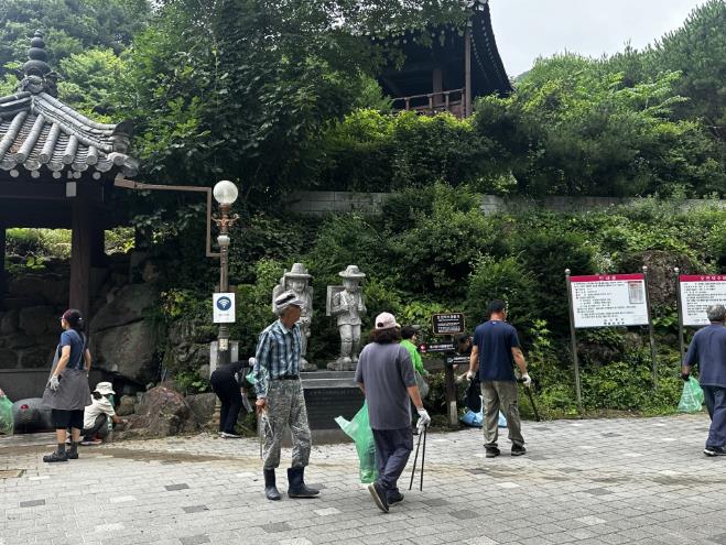 봉화군 오전약수관광지, 여름철 관광객 맞이 ‘구슬땀’ 
