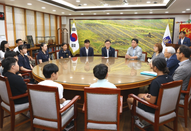 경주시장학회, 소년체전 입상 청소년에 장학금 수여