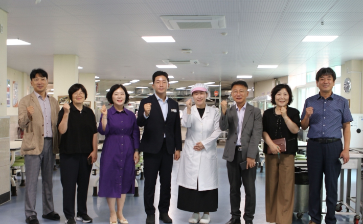 김진남 전남도의원, 급식 조리실 ‘폭염 속 근무환경’ 현장 방문