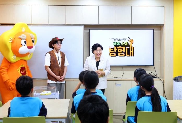 서울시의회 김영옥 보건복지위원장, 어린이와 소통하며 서울시의회와 보건복지위원회 역할 소개