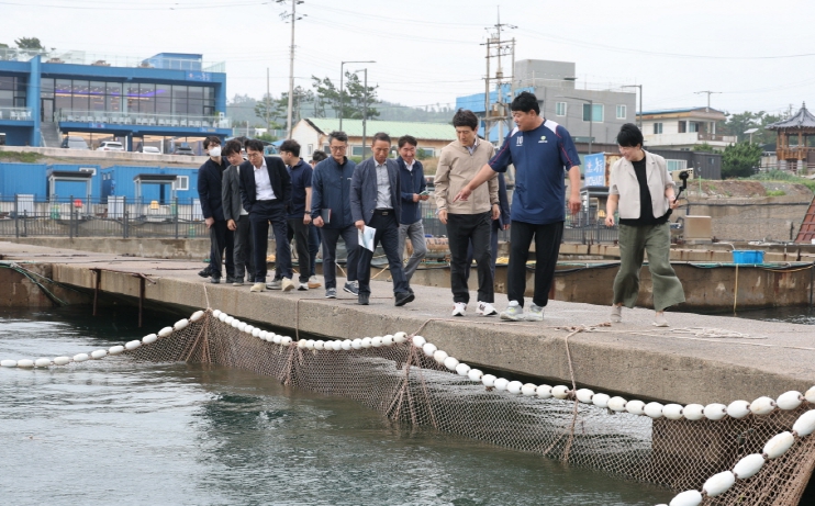 이강덕 시장, 구룡포·장기 현장점검…어촌관광·스마트 양식 현안 챙겨