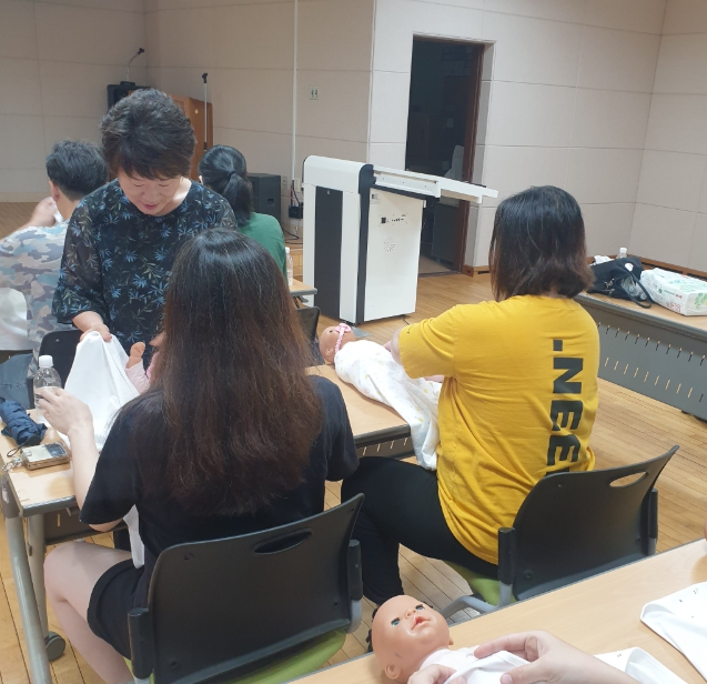 옥천군, 저소득층 영아 가정에 기저귀·조제분유 지원