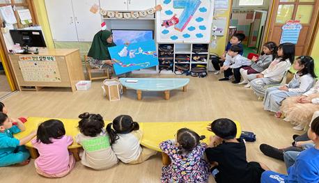 김해 원도심 어린이집들, 세대·다문화 공존 열린 보육 ‘눈길’