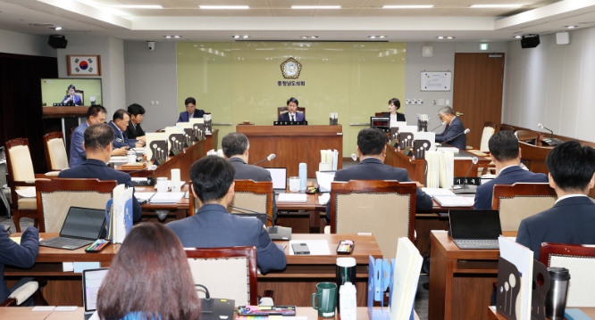 충남도의회 교육위원회, AI‧인성교육 강화 위한 교육환경 혁신 강조