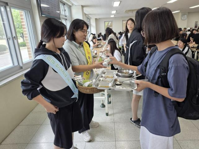 아산시, 학교급식 '음식물 쓰레기 줄이기 캠페인' 추진