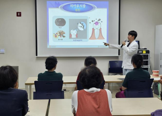 충주시, '찾아가는 요양원 구강관리사업' 호응