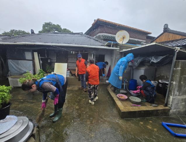 밀양시 부북면 자원봉사회·지역사회보장협의체, 수해복구 봉사활동 
