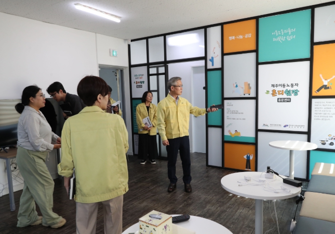 제주도 진명기 부지사, 폭염에 이동노동자 쉼터 점검