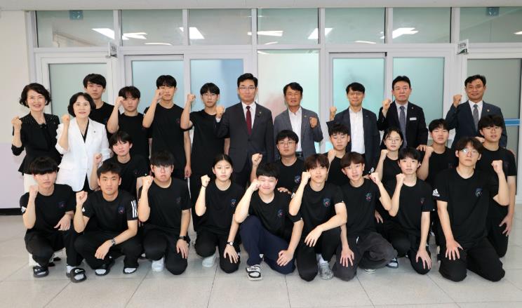 충청북도교육청 윤건영 교육감, 제60회 전국기능경기대회 출전 선수 격려
