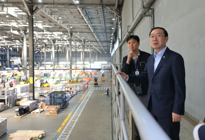 관세청장, 인천공항 항공·특송화물 현장 점검