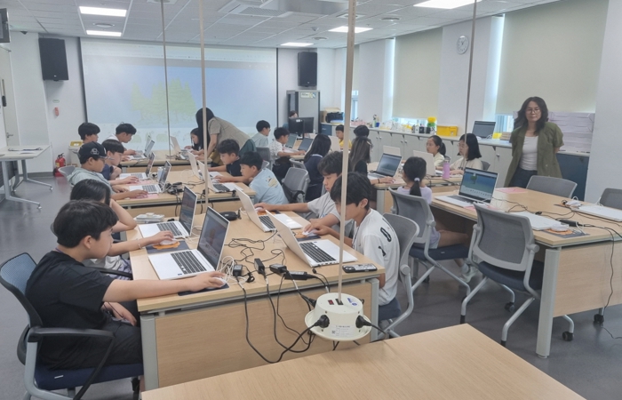 AI로 바다를 그리다… 포항시 청소년문화의집, 융합형 창의 체험 프로그램 눈길