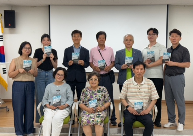 경남기록원, 시니어 대상 기록역량 강화 프로그램 자서전 제작 성과 공유회 개최
