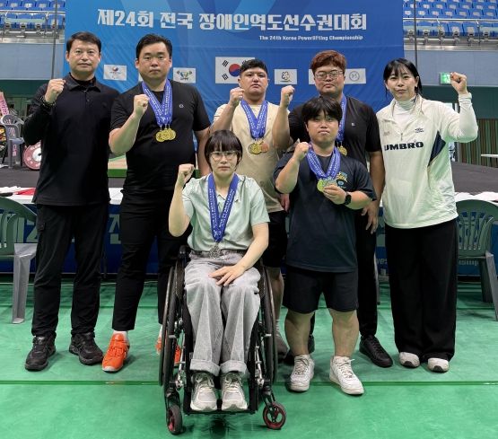 동구청 돌고래역도단, 금8개에 한국신기록까지
