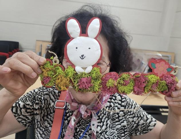 동두천시 치매안심센터, 경도인지장애 어르신 대상 문화예술치유 프로그램 '마음치유, 봄처럼' 운영