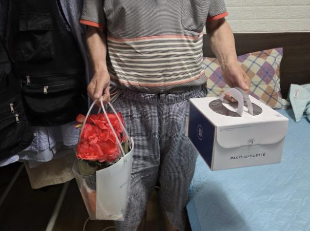 "작은 선물에 담은 환영의 마음" 은평구역촌동, 전입 1인 취약계층에 '희망꽃배달' 사업 추진