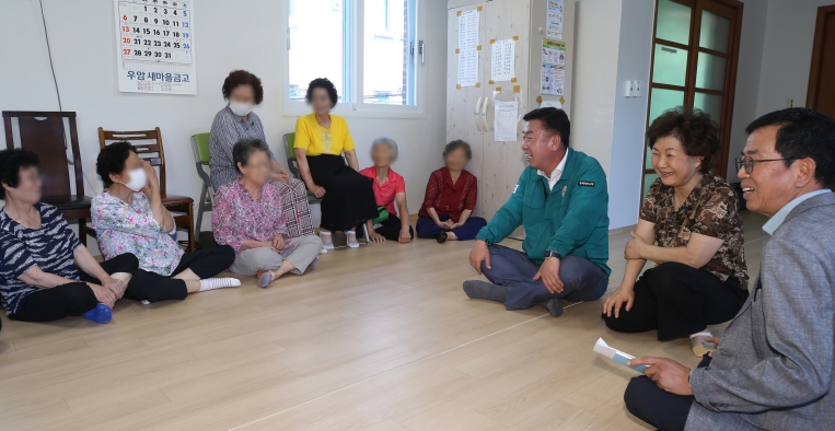 이범석 청주시장, 어르신 중복 삼계탕 배식 봉사 참여