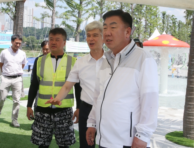 이범석 청주시장, 폭염 속 물놀이장 현장 점검, “어린이 안전 최우선”