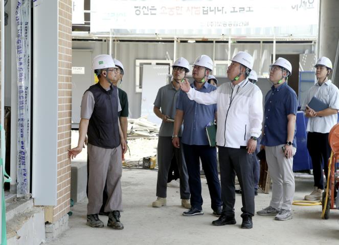 이범석 청주시장, 자원봉사센터 신축 현장 점검