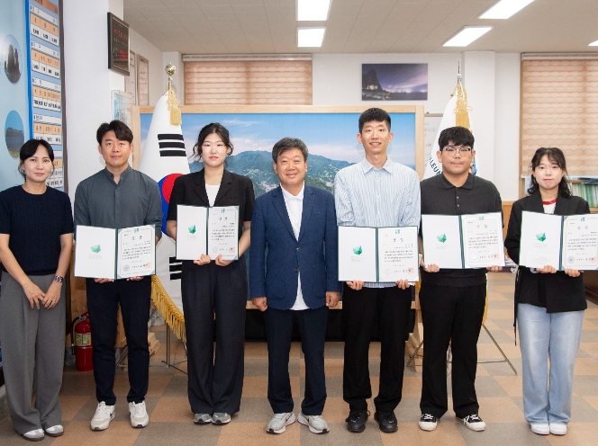 울릉군, 2025년 상반기 민원처리 단축 마일리지제 우수공무원 시상