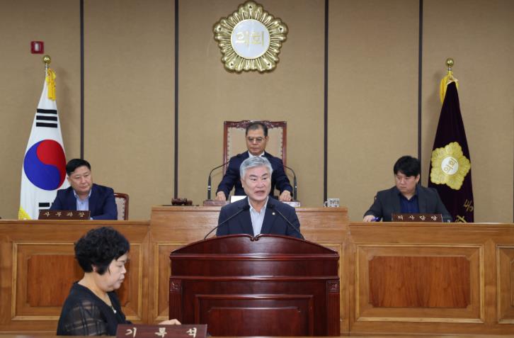 하동군의회 정영섭 의원, 섬진강 해양쓰레기 대책 마련 촉구