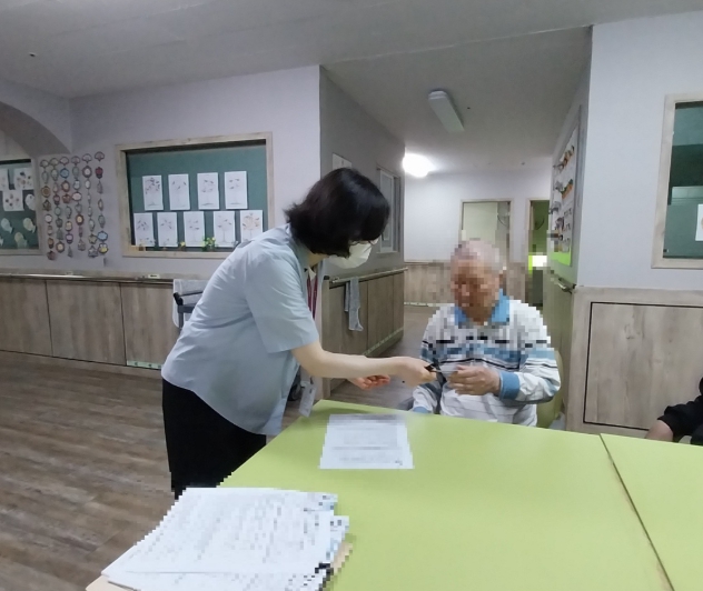 동두천시 송내동행정복지센터, ‘찾아가는 민생회복 소비쿠폰 신청 서비스’ 운영으로 높은 접수율 기록