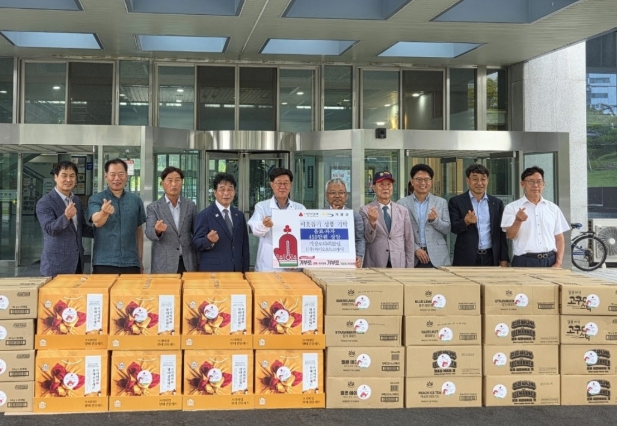 기장로타리클럽 및 ㈜바이오포트코리아, 기장군에 450만원 상당 음료와 과자 기탁