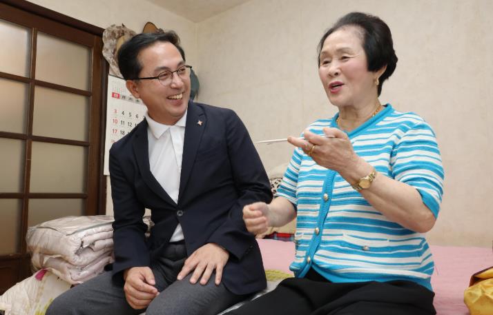 박희조 동구청장, 제80주년 광복절 맞아 독립유공자 유족 위문
