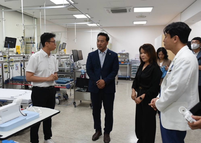 경기도의회 김용성 의원, 아주대병원 권역외상센터 배설 케어 로봇 시연 참관