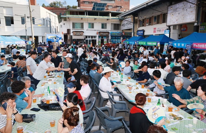 예천군 무더운 여름, 시원한 맥주로 활기 불어넣은 원도심