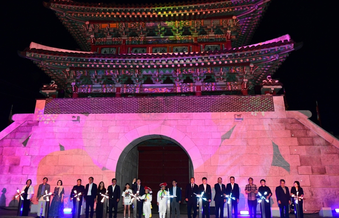 진주시 ‘2025 국가유산 미디어아트 진주성’ 화려한 개막 