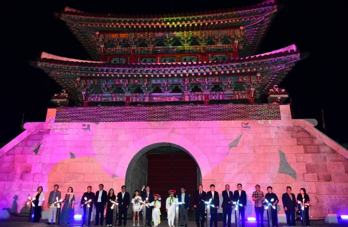 진주시, ‘2025 국가유산 미디어아트 진주성’ 화려한 개막  
