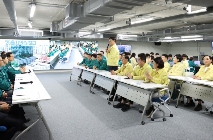 경기도의회 더불어민주당 대표단 교육청·도청 을지연습 근무자 격려 방문