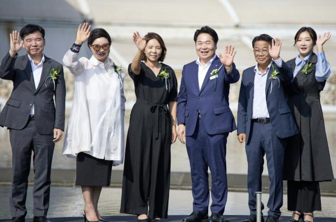 오세현 아산시장, '2025 모나밸리 국제아트페어' 개막식 참석
